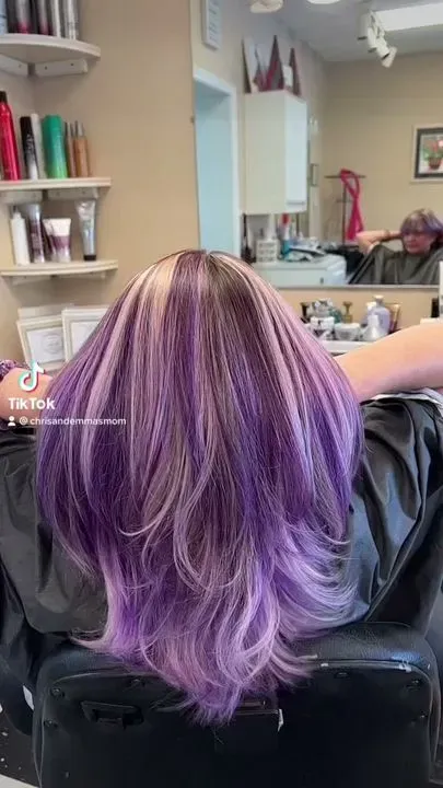 https://cdn.salonspotlight.com/photos/vG5P6gYjHjLSz6njZu8a/f7881791-601c-4d1a-beac-5b3fa99b0b3d_720x720