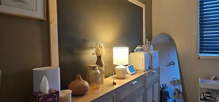 https://cdn.salonspotlight.com/photos/vGE646biWjAh1ZsiVGiY/b458e60b-aac8-4a41-b25a-15a47b7943ea_720x720