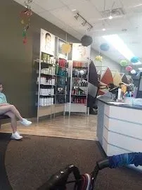 https://cdn.salonspotlight.com/photos/vGh5dWJkFR6iTm02DjNf/0ef5a216-73c2-479e-8f22-7ccee4b85b98_720x720