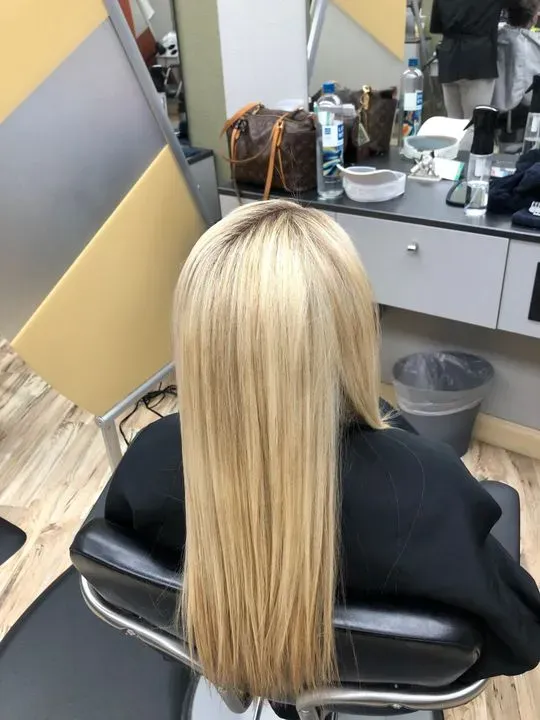 https://cdn.salonspotlight.com/photos/vGh5dWJkFR6iTm02DjNf/f1aa40f4-f1ce-4596-979d-026511c52bc7_720x720