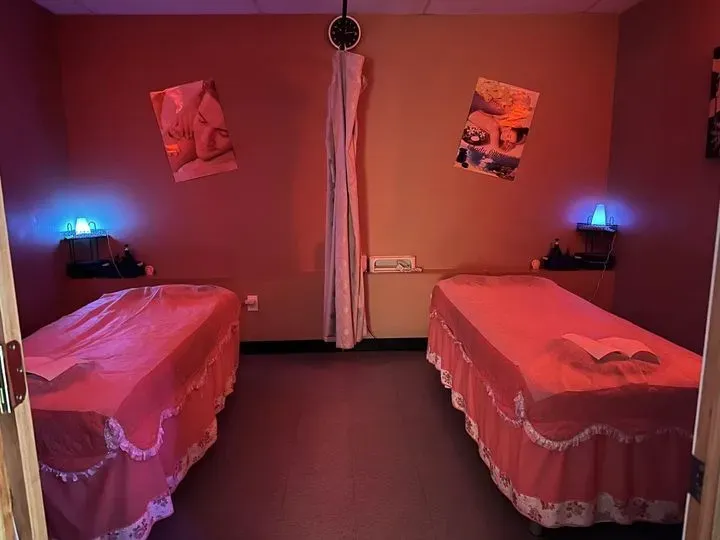 https://cdn.salonspotlight.com/photos/vN0pcdOknkByCOJARnph/b469741a-acc7-4c46-b6f8-38315240abbf_720x720
