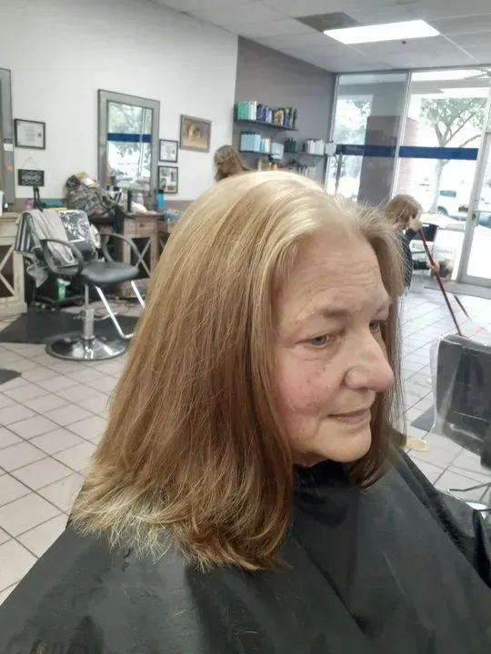 https://cdn.salonspotlight.com/photos/vNOAryKalLeDOSu36JNK/a88d46f2-6493-4bd2-807e-8930124b5d52_720x720