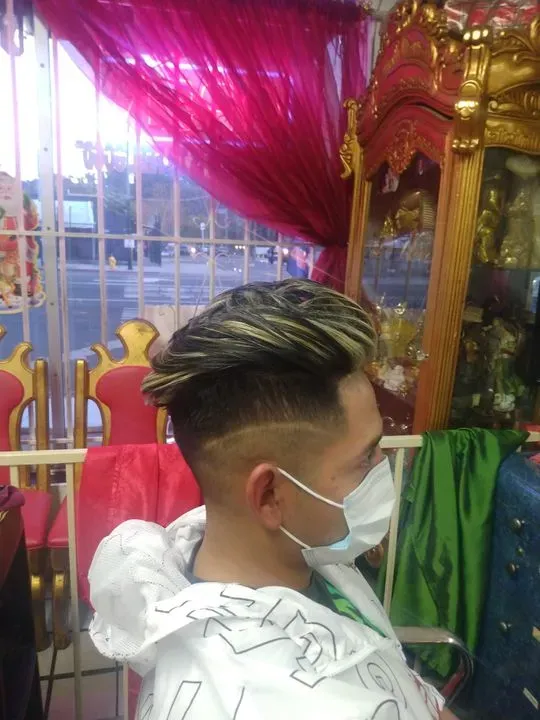 https://cdn.salonspotlight.com/photos/vPlrJF8doA7bnyLrWKq8/d8b59426-5fde-4223-a043-77d65f7dab4c_720x720