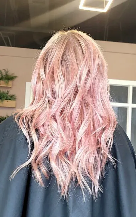 https://cdn.salonspotlight.com/photos/vQOlDhGfGZeGp1vdjLC9/6de32a61-dabc-4251-9a9a-1e4db5c2c308_720x720