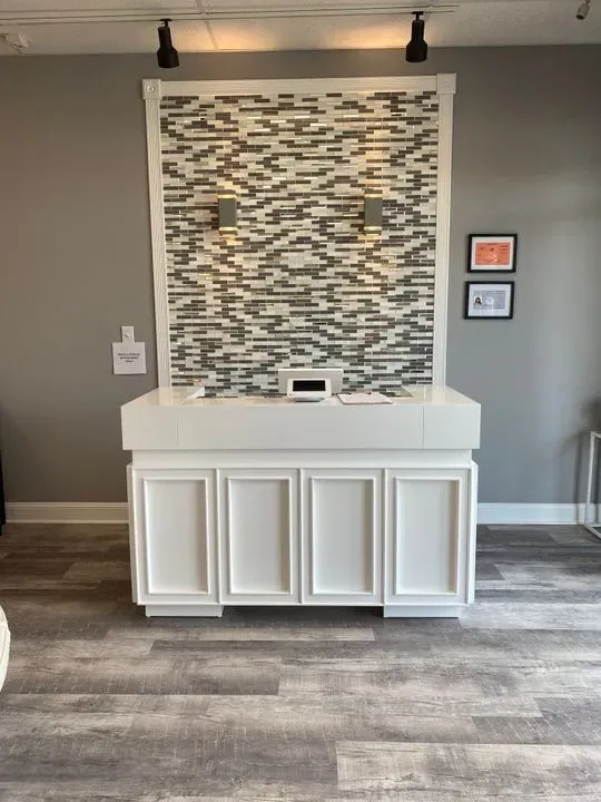 https://cdn.salonspotlight.com/photos/vRPBxNYjnvYWhPdocsnw/27297394-322e-4ba9-85dc-dda346362fd8_720x720