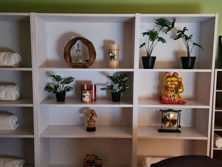 https://cdn.salonspotlight.com/photos/vS6ymhgLAKwXO4IRW49c/f39082fe-4e73-434f-b83d-3cf254be67e2_720x720
