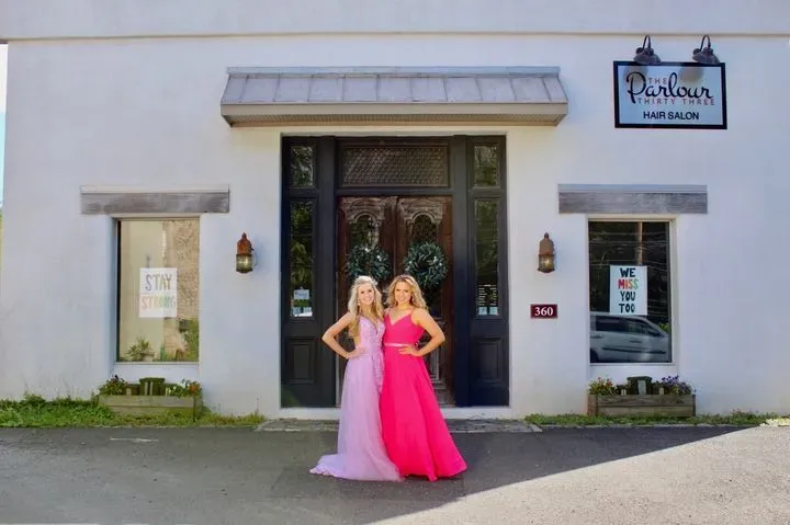 https://cdn.salonspotlight.com/photos/vWHsPm0R0OwmNR41pkGc/35c5aae2-b715-4a49-99e2-e81813e5df94_720x720