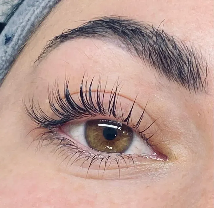 https://cdn.salonspotlight.com/photos/vWO0goP2FCQtbabjZKnR/564e8014-b7e4-4160-adcd-8e42c37ffd09_720x720
