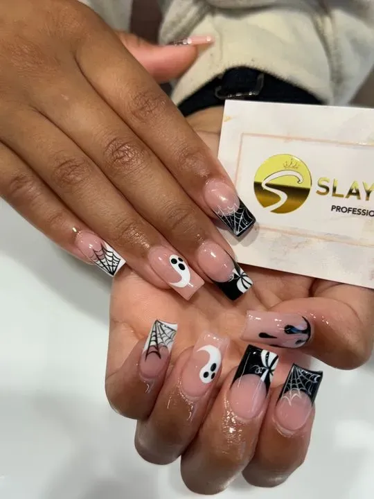 https://cdn.salonspotlight.com/photos/vZ7V0bAKgp7cf3Kh0yBI/c575ba5f-a304-4b6b-b7db-17eb43c29c99_720x720