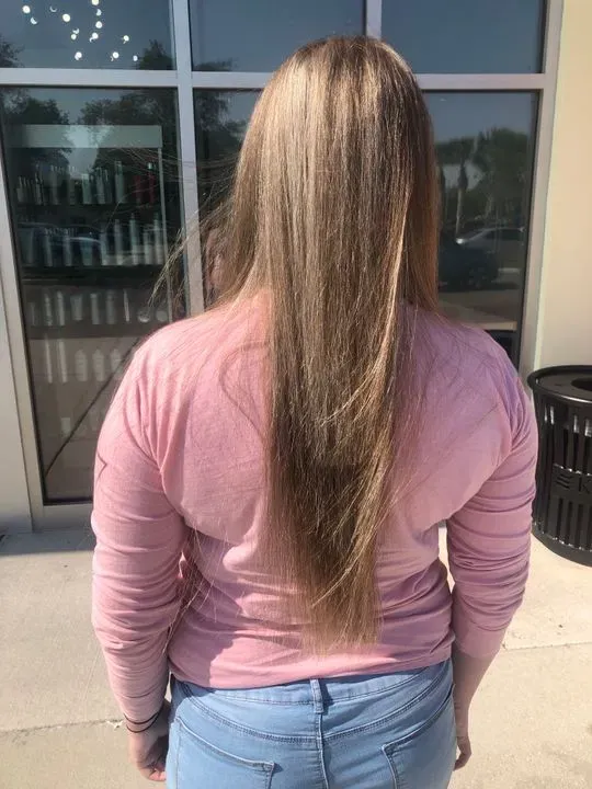 https://cdn.salonspotlight.com/photos/vbWPG6Vgb6YDcb0oWnoa/dae15efd-5f96-4dd1-8fee-4c8f6970dfb2_720x720