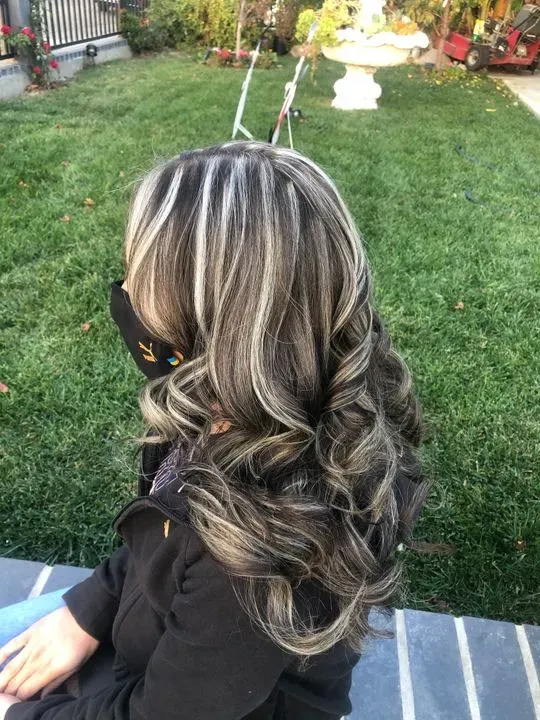 https://cdn.salonspotlight.com/photos/vbhhFzketHD7gTJ8ErSE/80ebdf95-5172-44a6-b7e7-7efc08675466_720x720