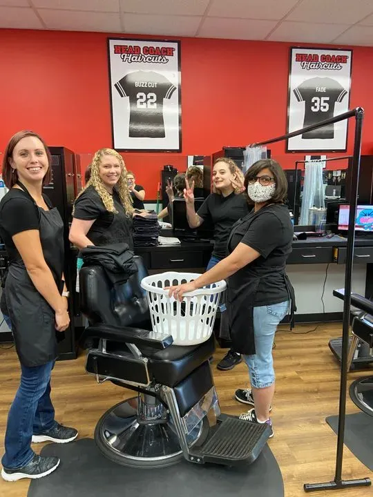 https://cdn.salonspotlight.com/photos/vcJOxWMAWLuUZt2DP5Tg/624636d5-49dc-4318-835c-fb833cd1aeff_720x720