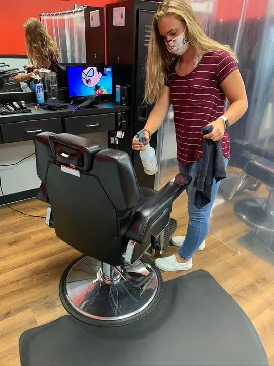https://cdn.salonspotlight.com/photos/vcJOxWMAWLuUZt2DP5Tg/b6be4733-dd83-4801-9adb-3a0dcdbcc827_720x720
