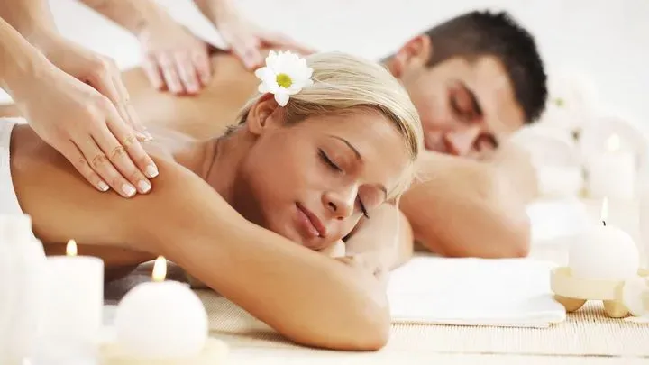 https://cdn.salonspotlight.com/photos/vdpB0GvHqeFJ8pfk7f4h/968b59ed-9f54-48ca-a6e7-132b5a4831e5_720x720