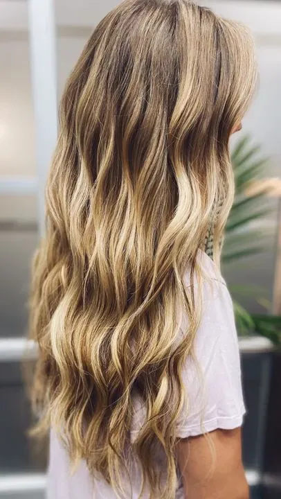https://cdn.salonspotlight.com/photos/ve2GEwlzf2zhoko5CB5n/f64f008f-0148-466d-90a4-e15d1447ca2c_720x720