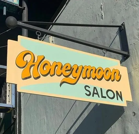 https://cdn.salonspotlight.com/photos/vgetSU2RvmD7qkYjPZD3/9baab9fe-9689-4c02-9062-73a11e332a5f_720x720