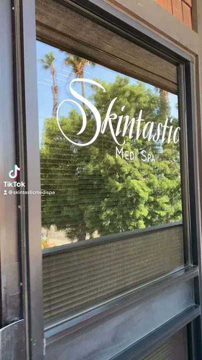 https://cdn.salonspotlight.com/photos/vjPwqBfmJlaSe8MqaAPO/5b7e1b50-440c-4a15-bd00-b5f3ffc96d49_720x720