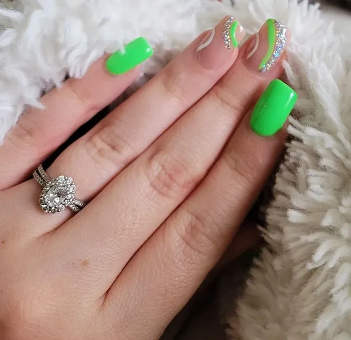 https://cdn.salonspotlight.com/photos/vkYKuVMjywoQz2szqbPx/65f5bf35-fc7e-445c-8d13-8aa61c2ba07e_720x720