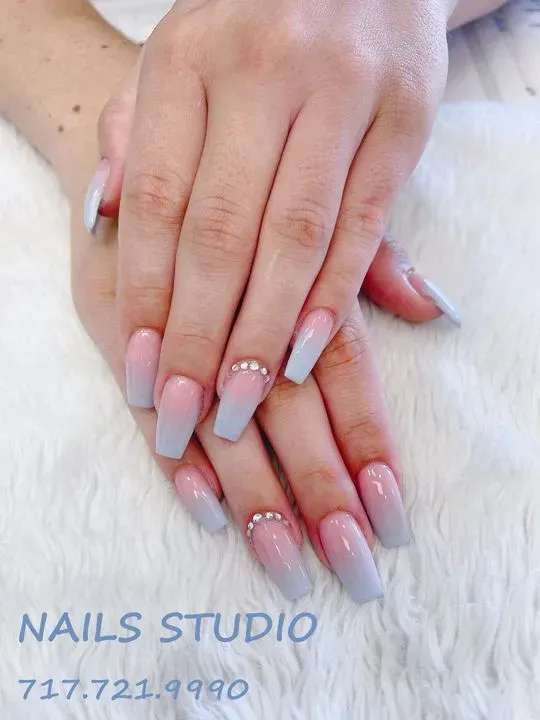 https://cdn.salonspotlight.com/photos/vkYKuVMjywoQz2szqbPx/8aa340a3-9de0-40c1-a38c-77420c386a37_720x720