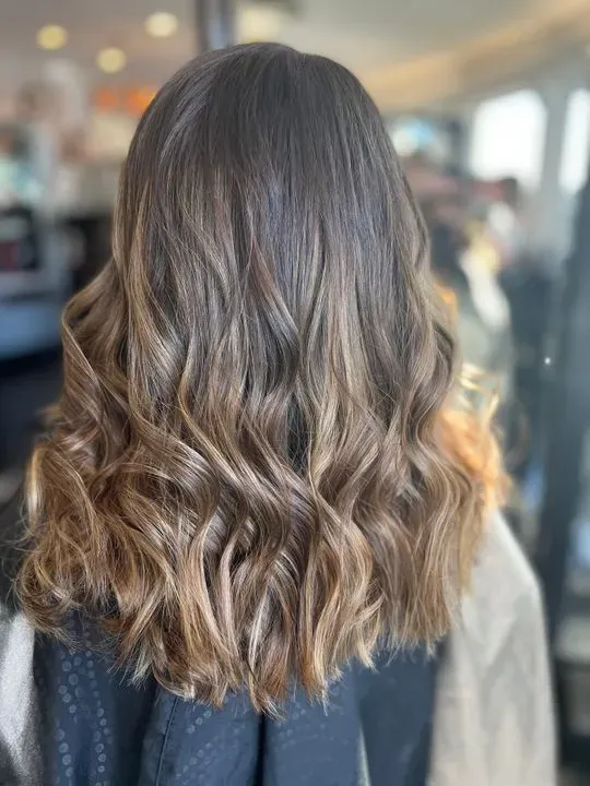 https://cdn.salonspotlight.com/photos/vlzDkpUMt5wea2wmATWC/4432df8a-b475-4052-a74b-b5449d7a8d34_720x720