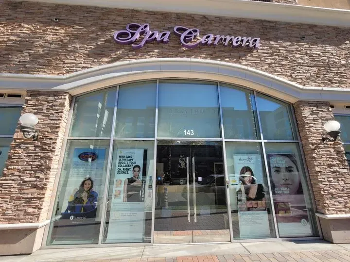 https://cdn.salonspotlight.com/photos/vn1ViAb8DGzhYMyHjVAB/2299cc4a-e46d-4a04-849c-2a0e23fc9493_720x720