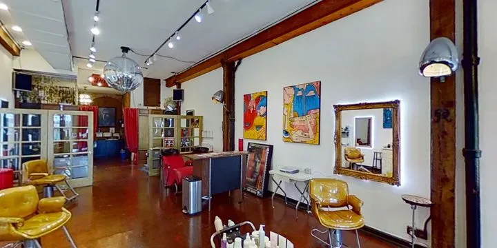 https://cdn.salonspotlight.com/photos/vpZYGoardQYOhWC40iXG/dbdd66c9-e103-4fa4-b85e-102bb1896ac0_720x720