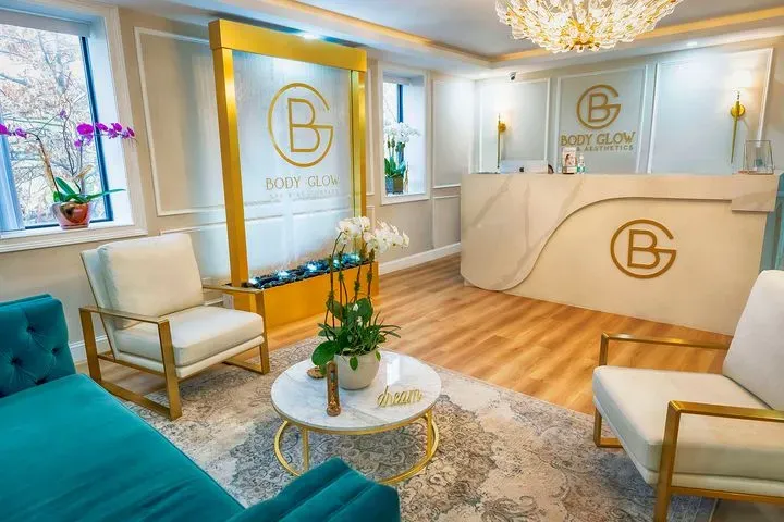 https://cdn.salonspotlight.com/photos/vpdkmDltmfc3XN0lTvGR/1c3ab422-74b1-4163-8638-be7b56eedc01_720x720