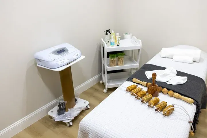 https://cdn.salonspotlight.com/photos/vpdkmDltmfc3XN0lTvGR/414884b5-45a7-4257-8a52-568f727e471c_720x720
