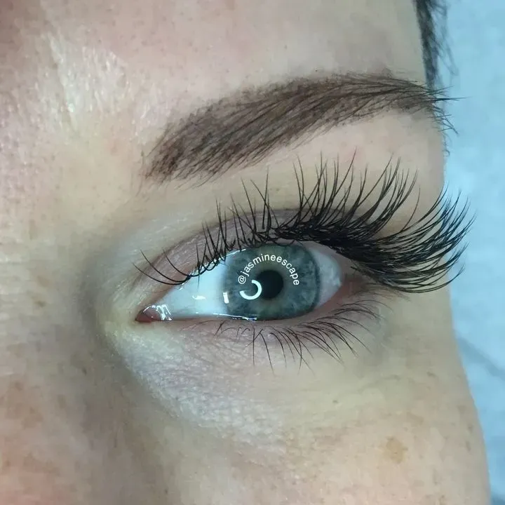 https://cdn.salonspotlight.com/photos/vqdDe2An0id1mhjpRpxP/a1e37a3c-5172-4acf-8055-8524cd0e63ab_720x720