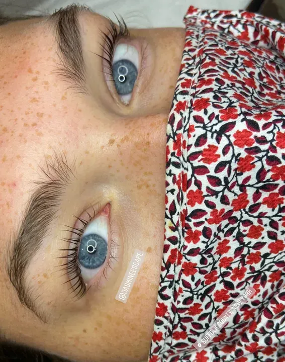 https://cdn.salonspotlight.com/photos/vqdDe2An0id1mhjpRpxP/d63c9332-35a8-49ab-9f37-49965096703c_720x720