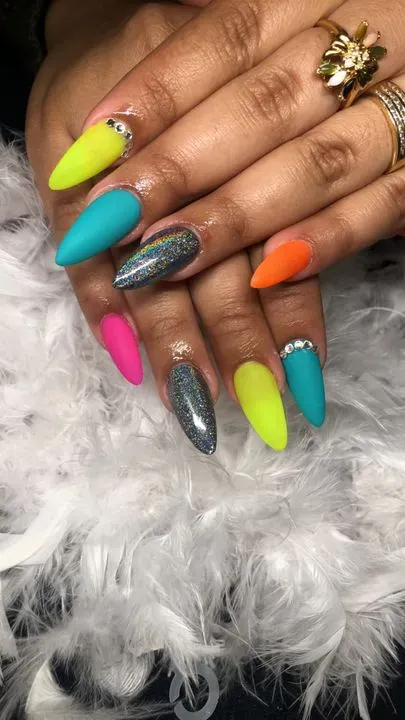 https://cdn.salonspotlight.com/photos/vtqKbAlSGr4CJKZDgypf/5a0ae178-2561-4a18-97ca-fa39785c3199_720x720
