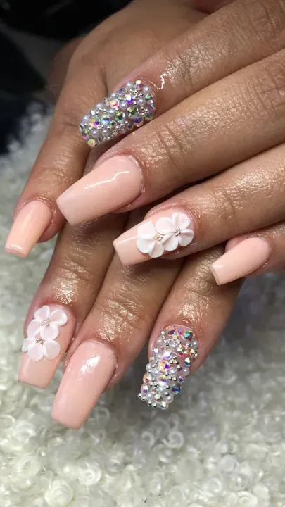 https://cdn.salonspotlight.com/photos/vtqKbAlSGr4CJKZDgypf/e40252a9-1f2c-4ac9-bf4a-7b441aef1585_720x720