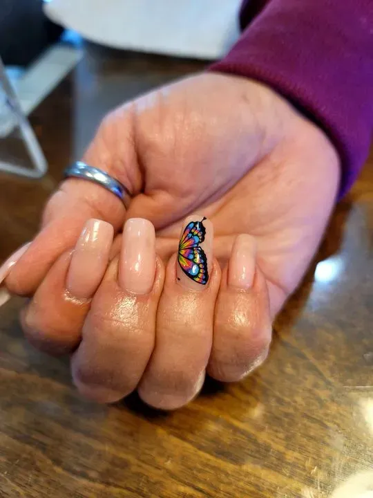 https://cdn.salonspotlight.com/photos/vuDOFe0age12lFkqgokX/e9da9fab-59af-4223-9c04-deae4c1064b0_720x720