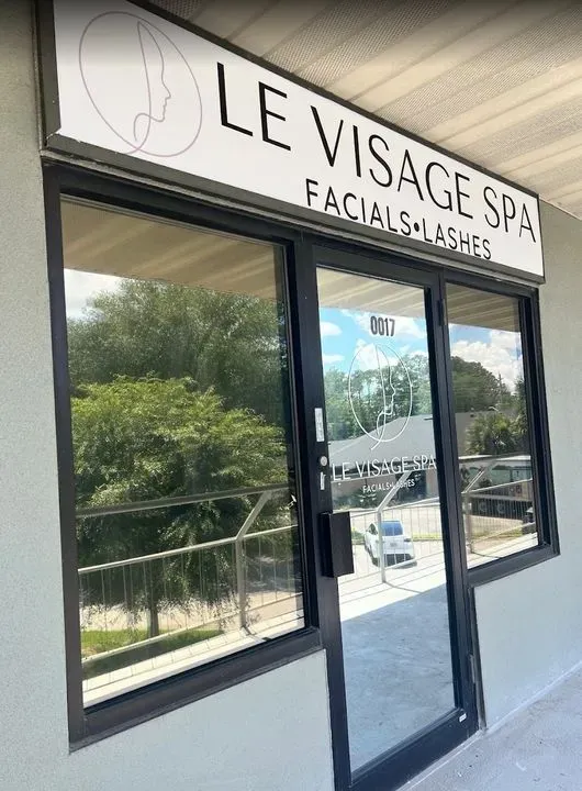 https://cdn.salonspotlight.com/photos/vvCBCmR4Jm2ijbg25S7r/4bb8738e-7384-4c7a-bfd3-cfb935a7301d_720x720