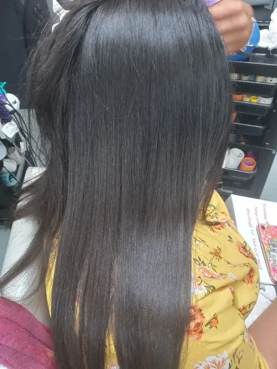 https://cdn.salonspotlight.com/photos/vx9jZtWqJTsGgosybzgN/14002684-14af-4a61-bada-f28bd99a6dac_720x720