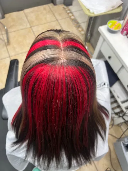 https://cdn.salonspotlight.com/photos/vy99UWDo9GgZAx93qz9G/c2bf5131-0eea-45ce-9b5f-845c27aa94a7_720x720