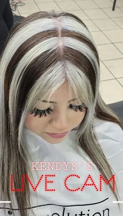 https://cdn.salonspotlight.com/photos/vy99UWDo9GgZAx93qz9G/d47d0ec9-2cb8-4a61-9f89-7098936aac3a_720x720