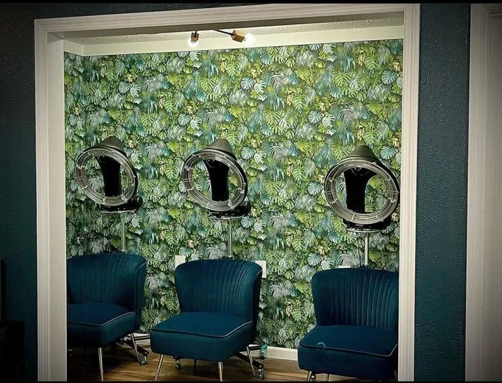 https://cdn.salonspotlight.com/photos/vyvN5AMlQfOdlE9jjPQN/99cfeca2-a029-4d19-ab82-c3f464f9f99f_720x720