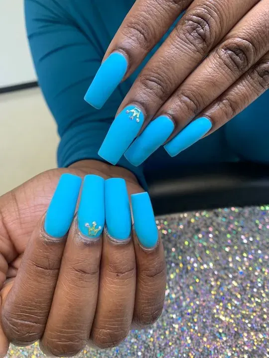 https://cdn.salonspotlight.com/photos/w3gCwARToNUAPsfRIUKx/6397a618-ac92-4db1-bb93-a9df22edde45_720x720
