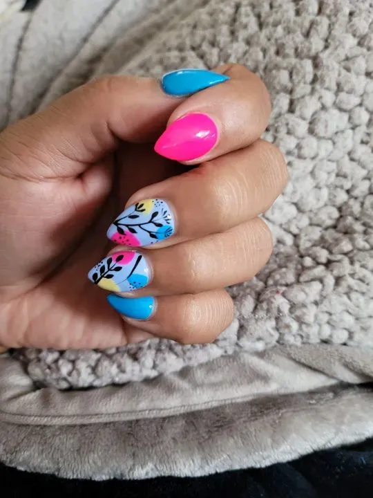 https://cdn.salonspotlight.com/photos/w7BBY1l07e00ShrHpKB2/381ab380-5f85-4638-874a-9b1ac6f56c89_720x720