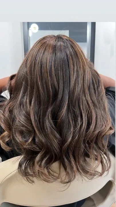 https://cdn.salonspotlight.com/photos/w8Q3yQpREQfZzoHIn0AV/9ccc3cd4-6664-4908-be4d-3c14d4ea5c68_720x720