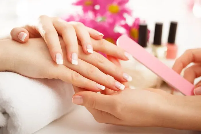 https://cdn.salonspotlight.com/photos/w9GBNiLRw1UjeiG5OKS0/6014bfe1-9a86-4a42-829d-7c19ba199f70_720x720