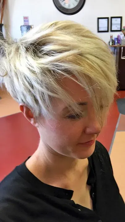 https://cdn.salonspotlight.com/photos/w9kJTkRUS1DzYN6jy9r7/c13a9644-6fd5-4212-a009-9c3c4ad38e97_720x720