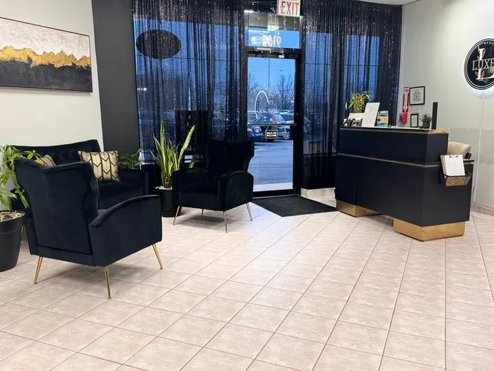 https://cdn.salonspotlight.com/photos/wBy57Khc1ekeN2Y0EuZI/800babf3-35f6-45ca-a08a-4ee3e6581959_720x720