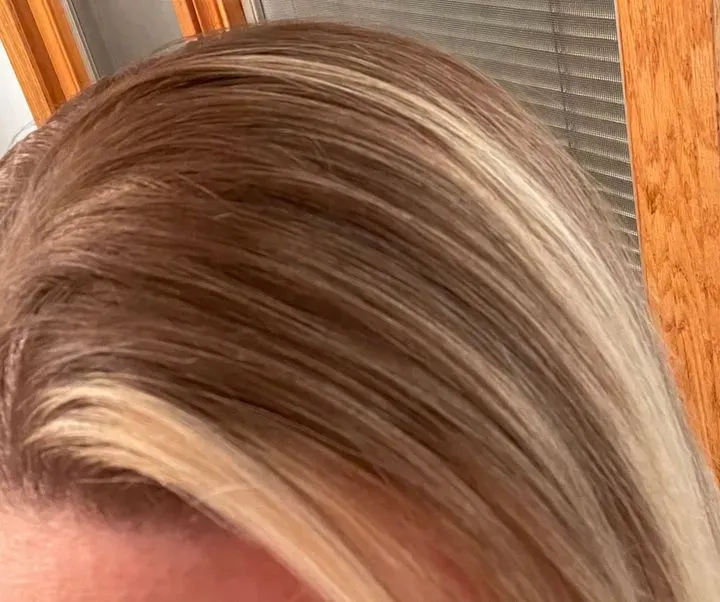https://cdn.salonspotlight.com/photos/wDG3d61RtRvozMtLPMng/0ba1e9b8-d5f4-40c4-b3bc-273e3a60941c_720x720