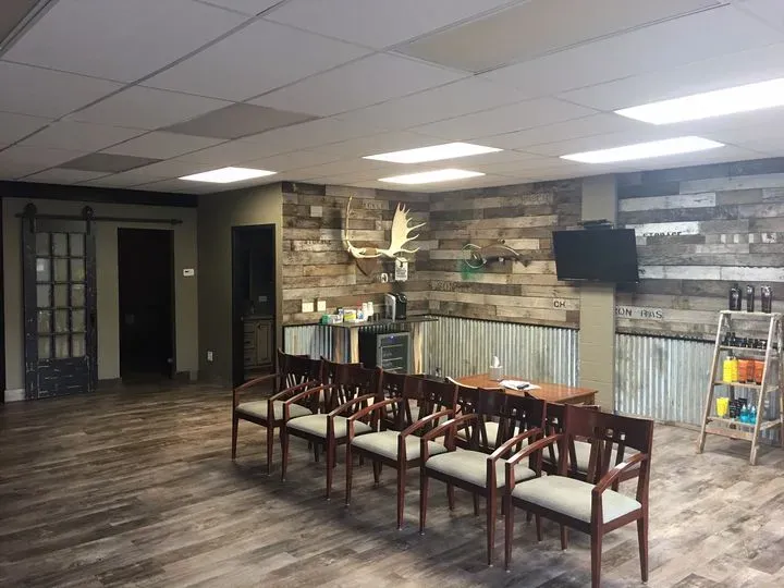 https://cdn.salonspotlight.com/photos/wFG5fs5U01Ha0kcjq6hY/a6181e7d-7b8c-4fa2-a43b-a975cfc88cc9_720x720