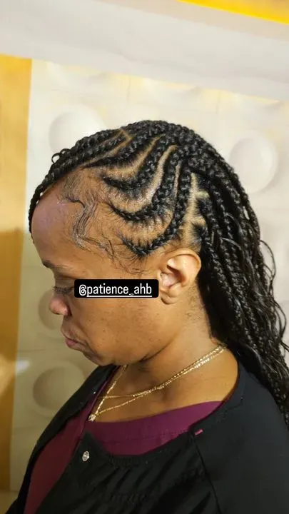 https://cdn.salonspotlight.com/photos/wGuaWekIVdIHEx0Xh7HF/dd3e912a-d132-4718-b8cb-359926f43691_720x720