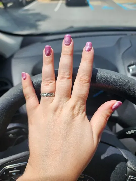 https://cdn.salonspotlight.com/photos/wGumVn3843Cnikz2zlbh/f8a759e2-2f83-42dd-8a35-6f944d4c95c6_720x720