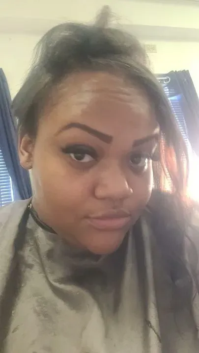 https://cdn.salonspotlight.com/photos/wMCKlXJyODp8P9I4xAZ6/6ec385f4-2710-4e4d-9076-95acbac476a1_720x720