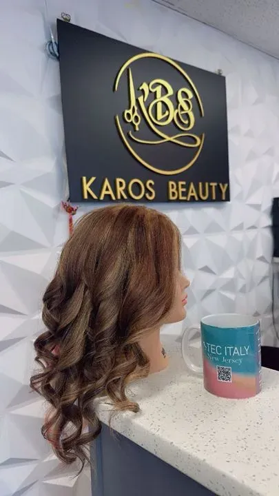https://cdn.salonspotlight.com/photos/wMmL1aYgcbeC1rbTLO9I/0072a7a7-7e0f-4244-992b-7d31036c79c4_720x720